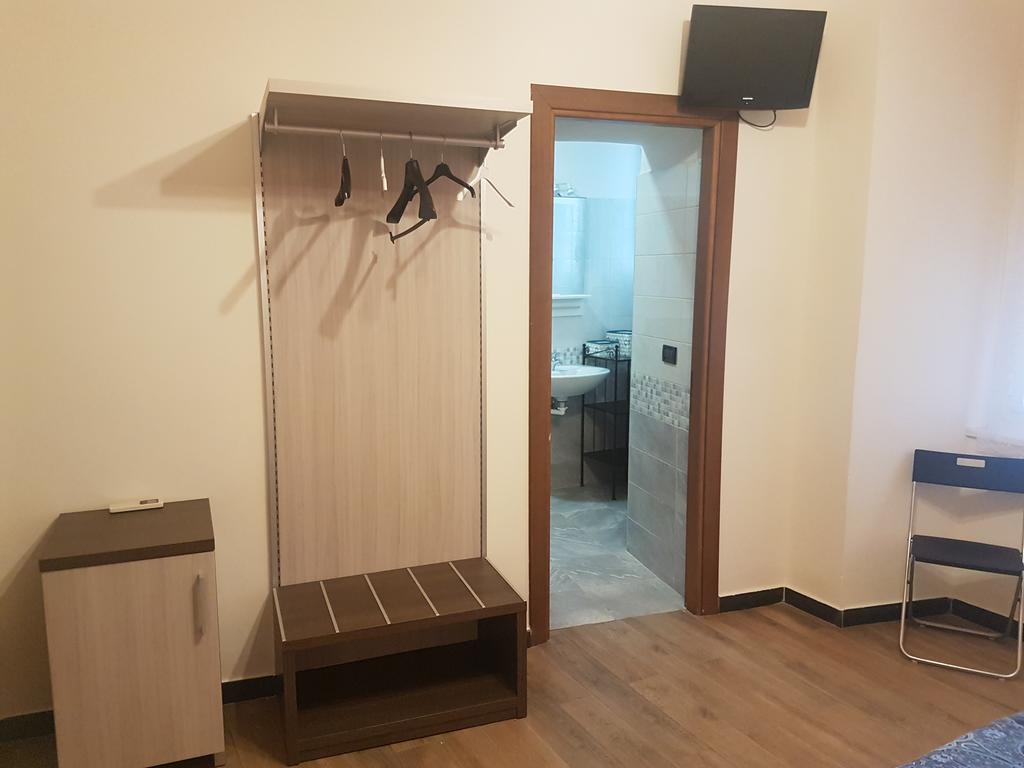 Hotel Le Tre Stazioni Genova Kültér fotó