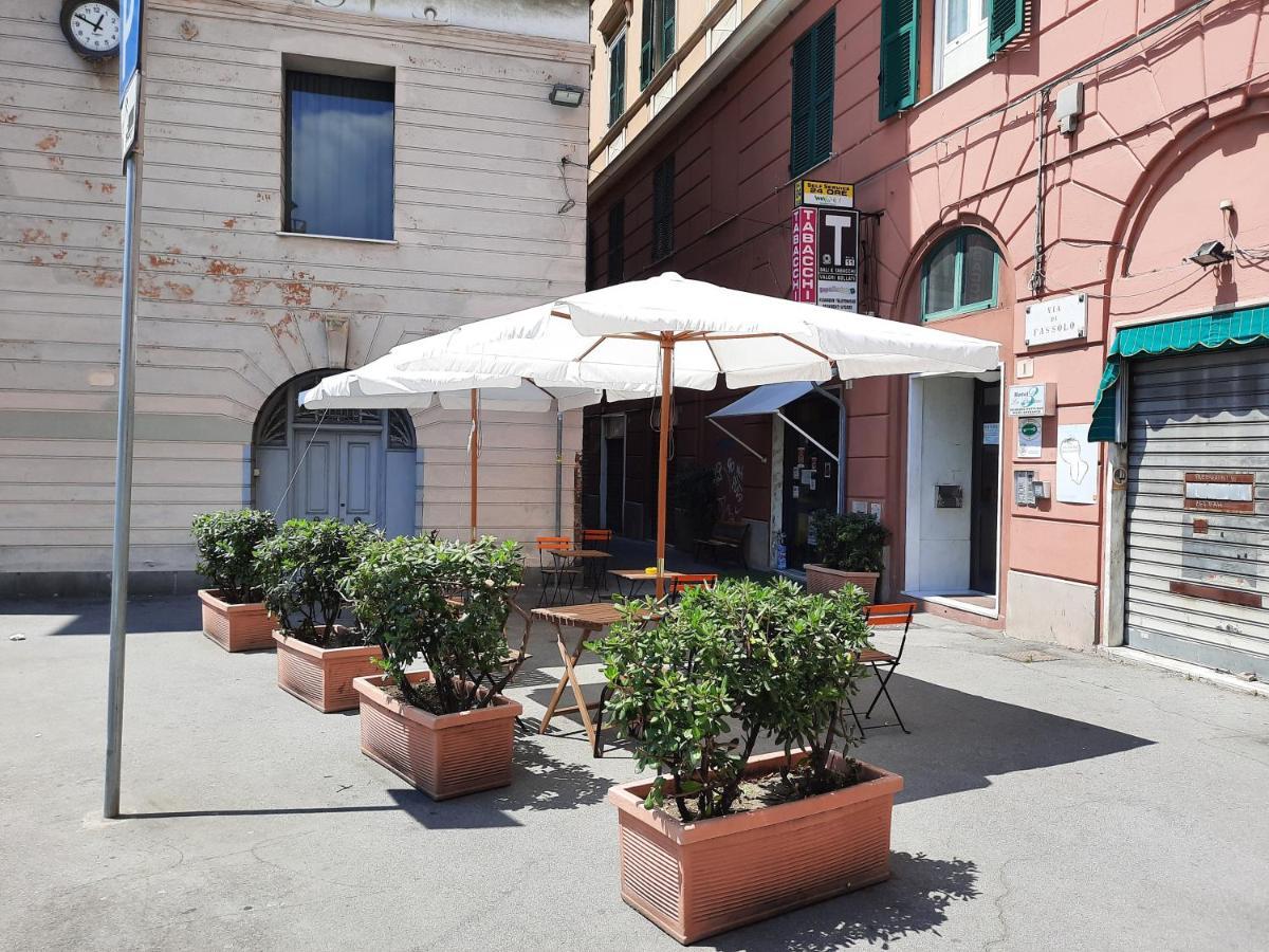 Hotel Le Tre Stazioni Genova Kültér fotó
