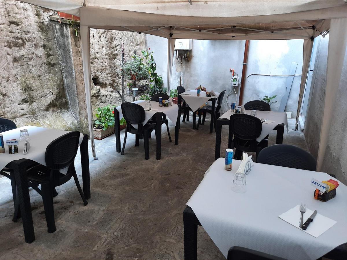 Hotel Le Tre Stazioni Genova Kültér fotó